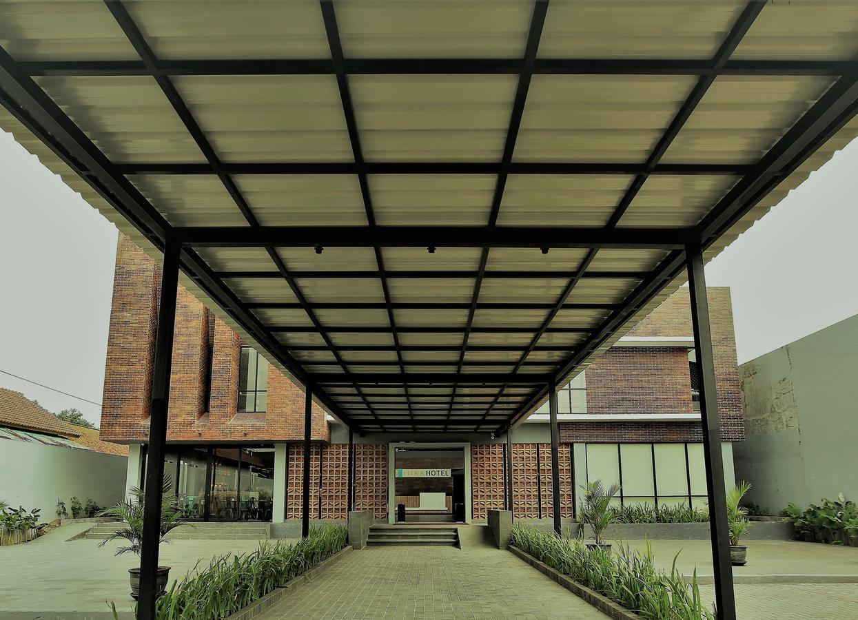Fitra Hotel Majalengka Exterior foto